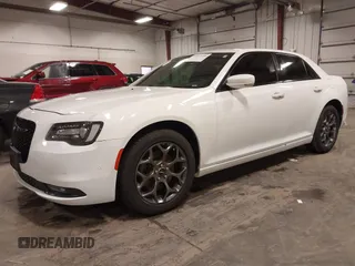 2015 Chrysler 300 S z VIN 2C3CCAGG7FH923212, wystawiony jako IAAI lot #42212494 z przebiegiem 105 000 mil mil oraz . Historia ofert i sprzedaży dostępna na DreamBid. Obrazek 17.