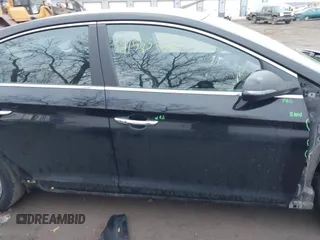 2018 Hyundai Sonata Limited with VIN 5NPE34AF8JH610692, listed as a IAAI auction lot 41503265 with 137,599 mi miles. Bid and sale history available at carsss.com. Image 14.