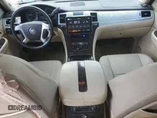 2007 Cadillac Escalade z VIN 1GYFK63827R260277, wystawiony jako Copart lot #54665815 z przebiegiem 206 441 mil mil oraz Tytuł czysty. Historia ofert i sprzedaży dostępna na DreamBid. Obrazek 8.