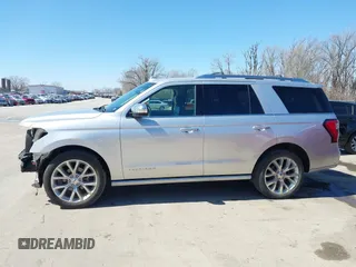 2019 Ford Expedition Platinum with VIN 1FMJU1MT6KEA52494, listed as a IAAI auction lot 41802986 with 119,922 mi miles. Bid and sale history available at carsss.com. Image 15.