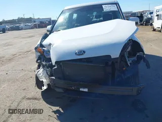 2013 Kia Soul with VIN KNDJT2A54D7567715, listed as a IAAI auction lot 41759724 with 95,922 mi miles. Bid and sale history available at carsss.com. Image 13.