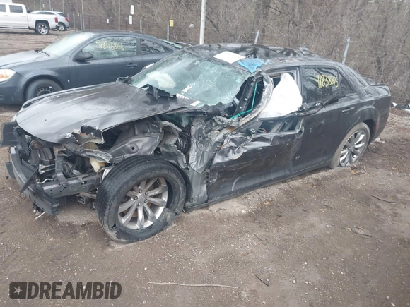 2015 Chrysler 300 S z VIN 2C3CCAGGXFH793040, wystawiony jako IAAI lot #41838875 z przebiegiem 154 813 mil mil oraz . Historia ofert i sprzedaży dostępna na DreamBid. Obrazek 20.