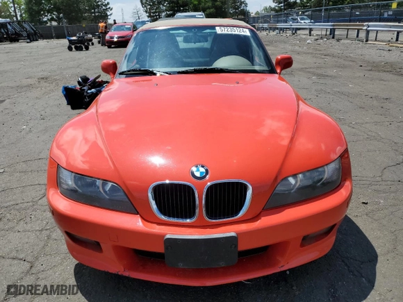2000 BMW Z3 2.5L with VIN WBACH9340YLM91704, listed as a Copart auction lot 57235124 with 71,354 mi miles and Salvage Title. Bid and sale history available at carsss.com. Image 5.