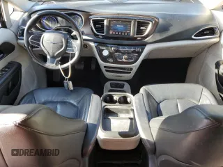 2019 Chrysler Pacifica Touring L with VIN 2C4RC1BG8KR537514, listed as a Copart auction lot 57788625 with 129,346 mi miles and Salvage title. Bid and sale history available at DreamBid. Image 8.