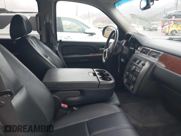 2008 GMC Yukon SLE w/3SA with VIN 1GKFC13C28J166446, listed as a IAAI auction lot 41531715 with 126,926 mi miles. Bid and sale history available at carsss.com. Image 5.