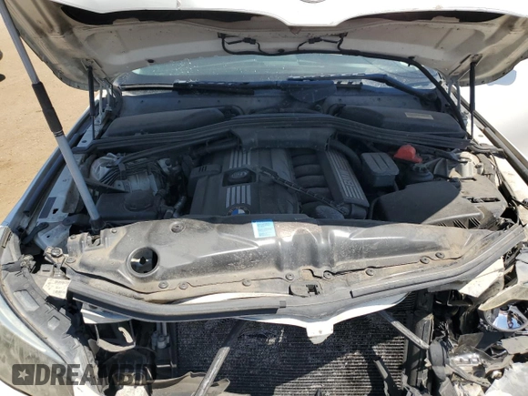2010 BMW 5 Series 528i xDrive z VIN WBANV1C50AC442987, wystawiony jako Copart lot #58210855 z przebiegiem 138 710 mil mil oraz Szkoda całkowita • Salvage title. Historia ofert i sprzedaży dostępna na DreamBid. Obrazek 11.