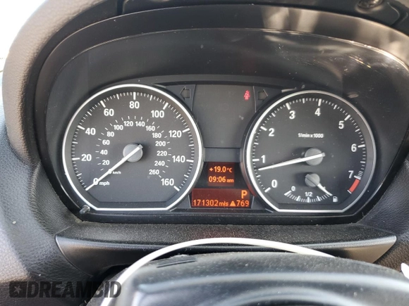 2012 BMW 1 Series 128i with VIN WBAUN1C5XCVR00151, listed as a Copart auction lot 56040445 with 171,302 mi miles and Salvage title. Bid and sale history available at DreamBid. Image 9.