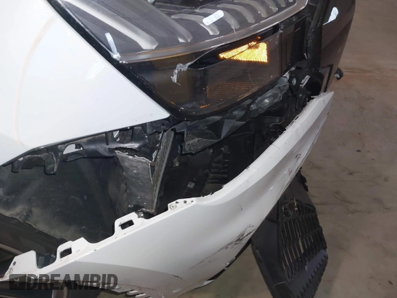 2021 Audi Q8 Prestige z VIN WA1FVAF18MD026128, wystawiony jako IAAI lot #41254457 z przebiegiem 67 148 mil mil oraz . Historia ofert i sprzedaży dostępna na DreamBid. Obrazek 21.