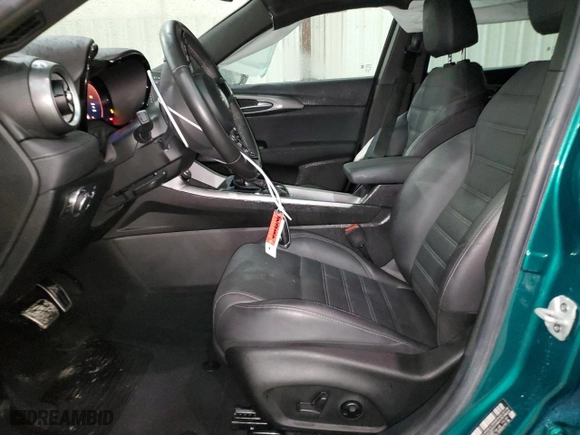 2024 Alfa Romeo Tonale Veloce with VIN ZASPATDW7R3039387, listed as a Copart auction lot 85281534 with 19,172 mi miles and Non Repairable. Bid and sale history available at carsss.com. Image 7.