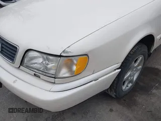 1996 Audi A6 z VIN WAUGA84A6TN084231, wystawiony jako IAAI lot #40940280 z przebiegiem 210 502 mil mil oraz . Historia ofert i sprzedaży dostępna na DreamBid. Obrazek 6.