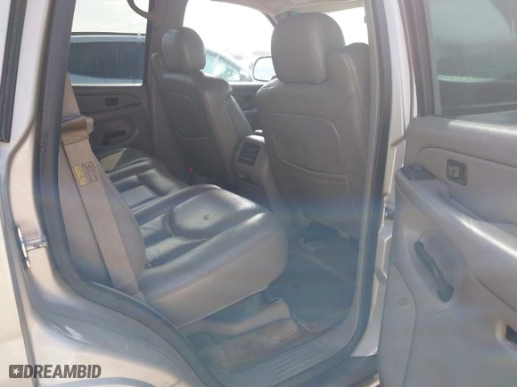 2005 GMC Yukon SLT with VIN 1GKEC13T05R127797, listed as a IAAI auction lot 41540673 with 241,617 mi miles. Bid and sale history available at carsss.com. Image 8.