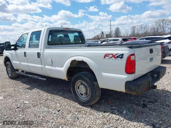 2011 Ford Super Duty F-250 SRW XL with VIN 1FT7W2B63BEA30495, listed as a IAAI auction lot 41889277 with 186,382 mi miles. Bid and sale history available at carsss.com. Image 3.