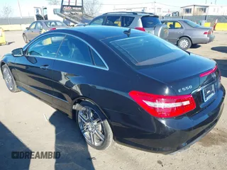 2010 Mercedes-Benz E-Class E 550 with VIN WDDKJ7CBXAF019381, listed as a IAAI auction lot 41392705 with 76,082 mi miles. Bid and sale history available at carsss.com. Image 3.