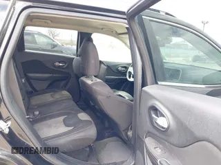 2014 Jeep Cherokee Latitude with VIN 1C4PJLCB6EW186576, listed as a IAAI auction lot 42099422 with 117,681 mi miles and . Bid and sale history available at DreamBid. Image 8.