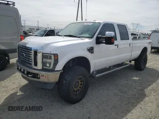 2010 Ford F-250 XL z VIN 1FTSW2BR1AEA38095, wystawiony jako Copart lot #47024715 z przebiegiem 214 447 mil mil oraz Czysty tytuł • Clean title. Historia ofert i sprzedaży dostępna na DreamBid. Obrazek 1.