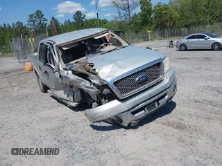 2006 Ford F-150 XLT with VIN 1FTPW14526FA61803, listed as a IAAI auction lot 42062722 with 225,670 mi miles and . Bid and sale history available at carsss.com. Image 1.