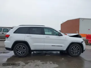 2019 Jeep Grand Cherokee Trailhawk with VIN 1C4RJFLG0KC837817, listed as a IAAI auction lot 41754787 with 86,235 mi miles. Bid and sale history available at carsss.com. Image 14.