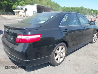 2009 Toyota Camry LE z VIN 4T1BK46K69U093305, wystawiony jako IAAI lot #42409372 z przebiegiem 202 385 mil mil oraz . Historia ofert i sprzedaży dostępna na DreamBid. Obrazek 4.