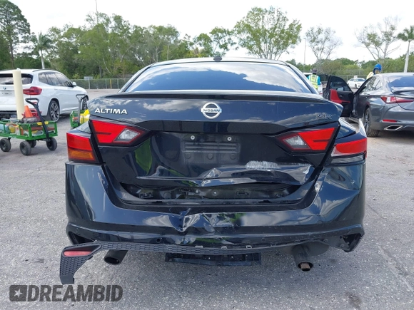 2020 Nissan Altima 2.5 SR with VIN 1N4BL4CV4LC180798, listed as a IAAI auction lot 41985650 with 88,720 mi miles. Bid and sale history available at carsss.com. Image 17.