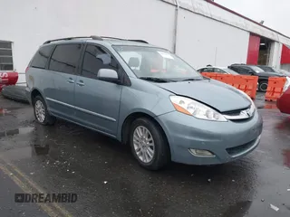 2007 Toyota Sienna XLE z VIN 5TDBK22C97S003525, wystawiony jako IAAI lot #40907947 z przebiegiem Nie podano mil oraz . Historia ofert i sprzedaży dostępna na DreamBid. Obrazek 1.