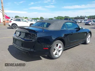 2013 Ford Mustang V6 с VIN 1ZVBP8EM9D5246601, выставлен на аукционе IAAI как лот 42239109 с пробегом 116 780 миль миль и . История ставок и продаж доступна на DreamBid. Изображение 18.