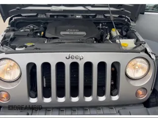2018 Jeep Wrangler Unlimited Sport S с VIN 1C4HJWDG6JL927319, выставлен на аукционе IAAI как лот 42476734 с пробегом 185 026 миль миль и . История ставок и продаж доступна на DreamBid. Изображение 9.