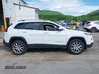2017 Jeep Cherokee Limited с VIN 1C4PJMDB3HD227220, выставлен на аукционе IAAI как лот 42263278 с пробегом 138 052 миль миль и . История ставок и продаж доступна на DreamBid. Изображение 14.
