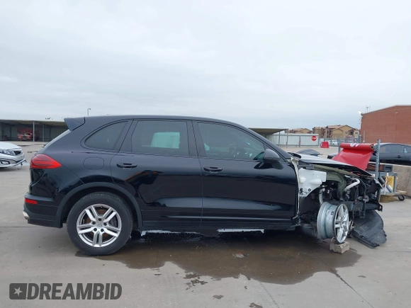 2016 Porsche Cayenne z VIN WP1AA2A29GLA00762, wystawiony jako IAAI lot #41963152 z przebiegiem 60 503 mil mil oraz . Historia ofert i sprzedaży dostępna na DreamBid. Obrazek 14.