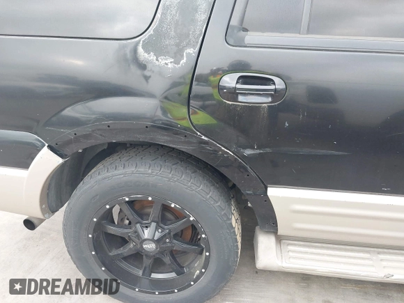 2006 Ford Expedition Eddie Bauer with VIN 1FMPU17546LA43849, listed as a IAAI auction lot 41914290 with 198,325 mi miles. Bid and sale history available at carsss.com. Image 6.
