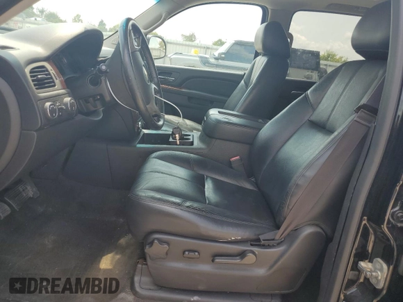 2014 Chevrolet Suburban LT with VIN 1GNSKJE75ER118957, listed as a Copart auction lot 65419354 with 204,878 mi miles and Salvage Title. Bid and sale history available at carsss.com. Image 7.