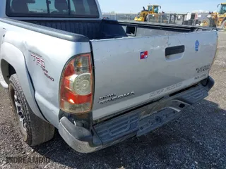 2007 Toyota Tacoma PreRunner with VIN 5TETU62N07Z455180, listed as a IAAI auction lot 41600899 with 372,636 mi miles. Bid and sale history available at carsss.com. Image 6.