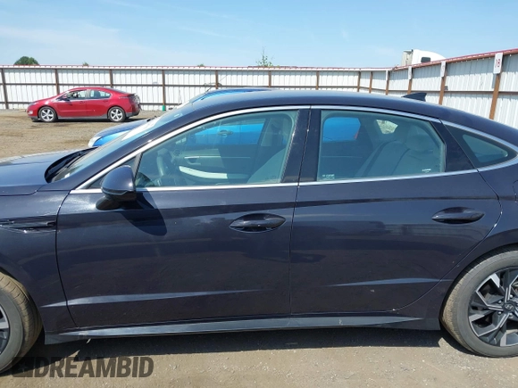 2024 Hyundai Sonata SEL z VIN KMHL64JA1RA425997, wystawiony jako IAAI lot #42489381 z przebiegiem 21 474 mil mil oraz . Historia ofert i sprzedaży dostępna na DreamBid. Obrazek 15.