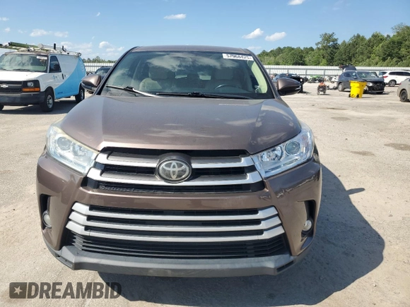 2017 Toyota Highlander LE with VIN 5TDZZRFH0HS191832, listed as a Copart auction lot 57968425 with 155,484 mi miles and Clean title. Bid and sale history available at DreamBid. Image 5.