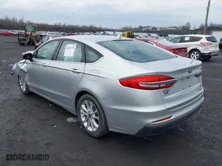 2019 Ford Fusion SE with VIN 3FA6P0HD7KR245691, listed as a IAAI auction lot 42023751 with 32,622 mi miles. Bid and sale history available at carsss.com. Image 3.