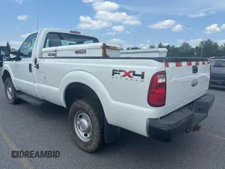 2011 Ford F-250 XL z VIN 1FTBF2B60BED05475, wystawiony jako IAAI lot #42841801 z przebiegiem 116 504 mil mil oraz . Historia ofert i sprzedaży dostępna na DreamBid. Obrazek 6.