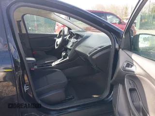 2018 Ford Focus SE z VIN 1FADP3FE9JL255818, wystawiony jako IAAI lot #42009017 z przebiegiem 79 329 mil mil oraz . Historia ofert i sprzedaży dostępna na DreamBid. Obrazek 5.