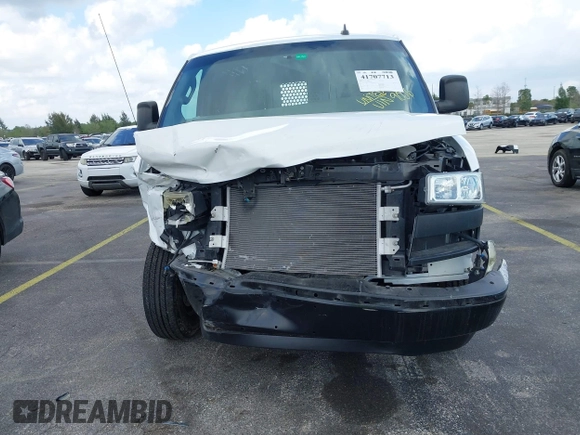 2022 GMC Savana Cargo Van with VIN 1GTW7AFP1N1139006, listed as a IAAI auction lot 41707713 with 5,710 mi miles. Bid and sale history available at carsss.com. Image 6.