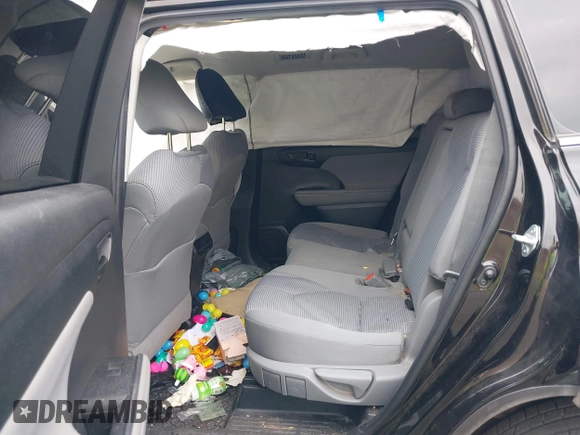 2021 Toyota Highlander L with VIN 5TDCZRAH1MS085834, listed as a IAAI auction lot 42104266 with 48,133 mi miles and . Bid and sale history available at DreamBid. Image 8.