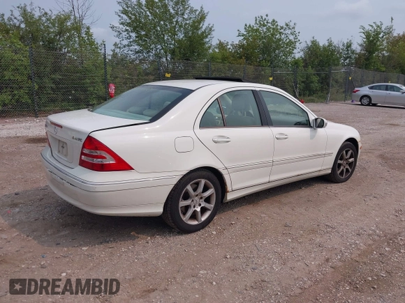 2007 Mercedes-Benz C 280 Luxury with VIN WDBRF92H97F885205, listed as a IAAI auction lot 41307476 with 122,203 mi miles and . Bid and sale history available at DreamBid. Image 4.