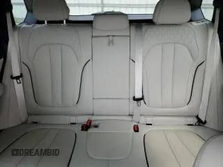 2021 BMW X5 xDrive40i z VIN 5UXCR6C0XM9E79726, wystawiony jako Copart lot #53889335 z przebiegiem 64 221 mil mil oraz Szkoda całkowita • Salvage title. Historia ofert i sprzedaży dostępna na DreamBid. Obrazek 10.