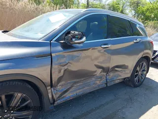 2020 Infiniti QX50 Luxe z VIN 3PCAJ5M39LF113955, wystawiony jako IAAI lot #42103238 z przebiegiem 94 886 mil mil oraz . Historia ofert i sprzedaży dostępna na DreamBid. Obrazek 6.
