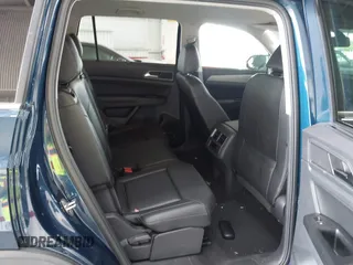 2019 Volkswagen Atlas SE with VIN 1V2LR2CAXKC605369, listed as a IAAI auction lot 39617117 with 74,432 mi miles and . Bid and sale history available at DreamBid. Image 8.