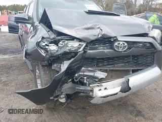 2014 Toyota 4Runner Limited with VIN JTEBU5JR4E5162629, listed as a IAAI auction lot 41265652 with 152,961 mi miles. Bid and sale history available at carsss.com. Image 6.