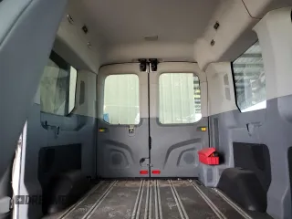 2017 Ford Transit XL z VIN 1FMZK1CM4HKA74121, wystawiony jako Copart lot #52691055 z przebiegiem 335 470 mil mil oraz Szkoda całkowita • Salvage title. Historia ofert i sprzedaży dostępna na DreamBid. Obrazek 10.