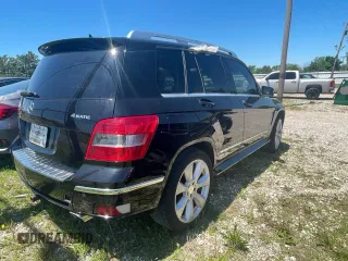 2010 Mercedes-Benz GLK 350 with VIN WDCGG8HB1AF327305, listed as a Copart auction lot 55882335 with 119,963 mi miles and Clean Title. Bid and sale history available at DreamBid. Image 4.