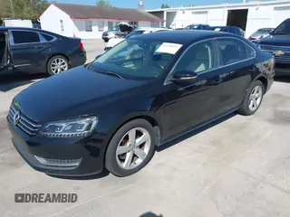 2012 Volkswagen Passat SE z VIN 1VWBH7A38CC063186, wystawiony jako IAAI lot #41700992 z przebiegiem 151 454 mil mil oraz . Historia ofert i sprzedaży dostępna na DreamBid. Obrazek 17.