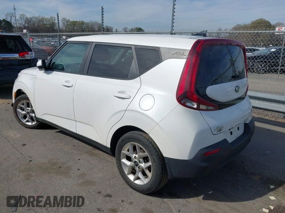 2020 Kia Soul S with VIN KNDJ23AU9L7043216, listed as a IAAI auction lot 41842726 with 97,170 mi miles and . Bid and sale history available at DreamBid. Image 3.