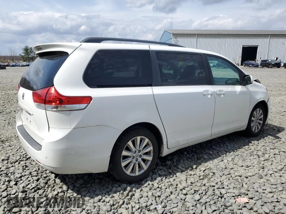 2011 Toyota Sienna XLE with VIN 5TDDK3DC1BS010411, listed as a Copart auction lot 51213065 with 174,214 mi miles and Salvage title. Bid and sale history available at DreamBid. Image 3.