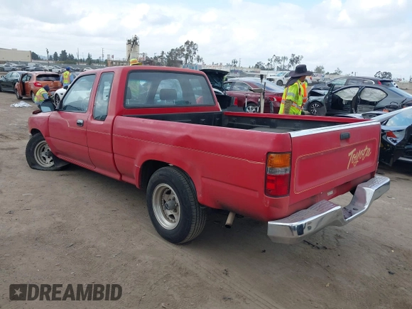 1989 Toyota Pickup DLX with VIN JT4RN93P8K0004371, listed as a IAAI auction lot 42126597 with 180,609 mi miles and . Bid and sale history available at DreamBid. Image 3.