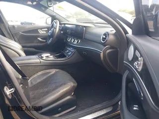2019 Mercedes-Benz E-Class E 300 with VIN WDDZF4JB9KA586634, listed as a IAAI auction lot 41685266 with 97,296 mi miles. Bid and sale history available at carsss.com. Image 5.